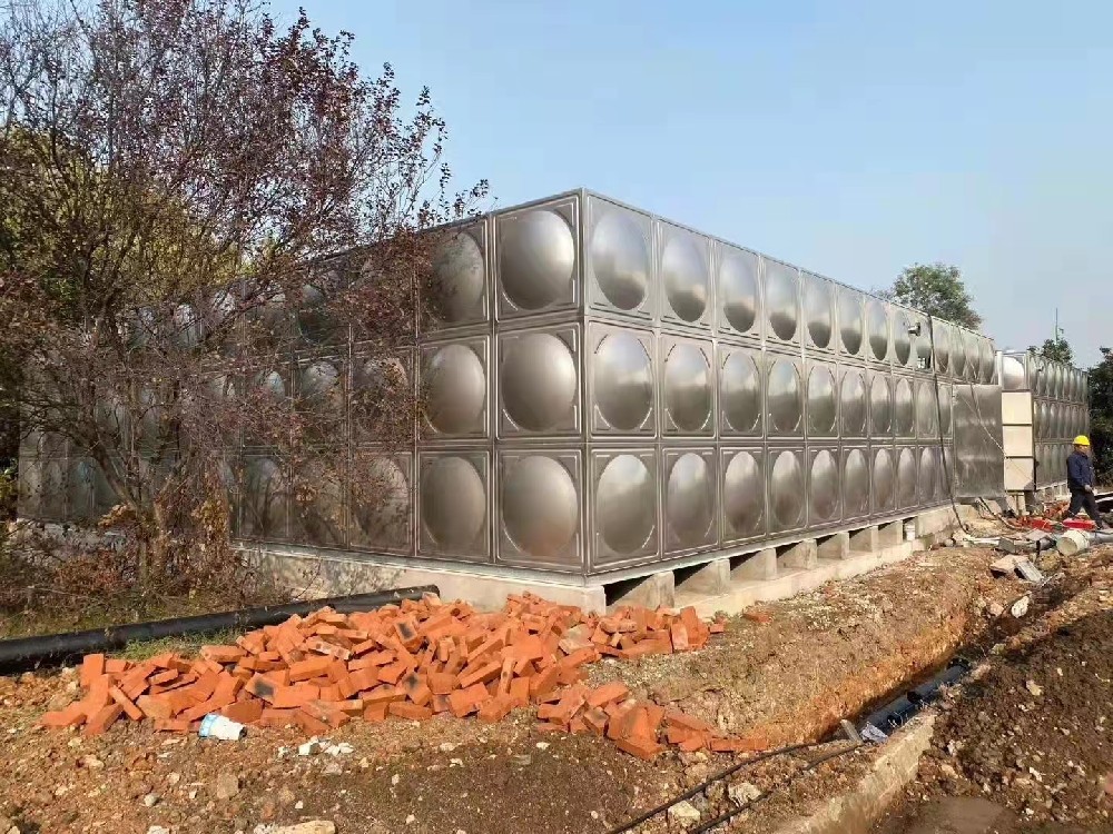 中淳高科溫州基地采購(gòu)寧波寶聚不銹鋼水箱100立方2座用于混泥土稀釋劑的存儲(chǔ)